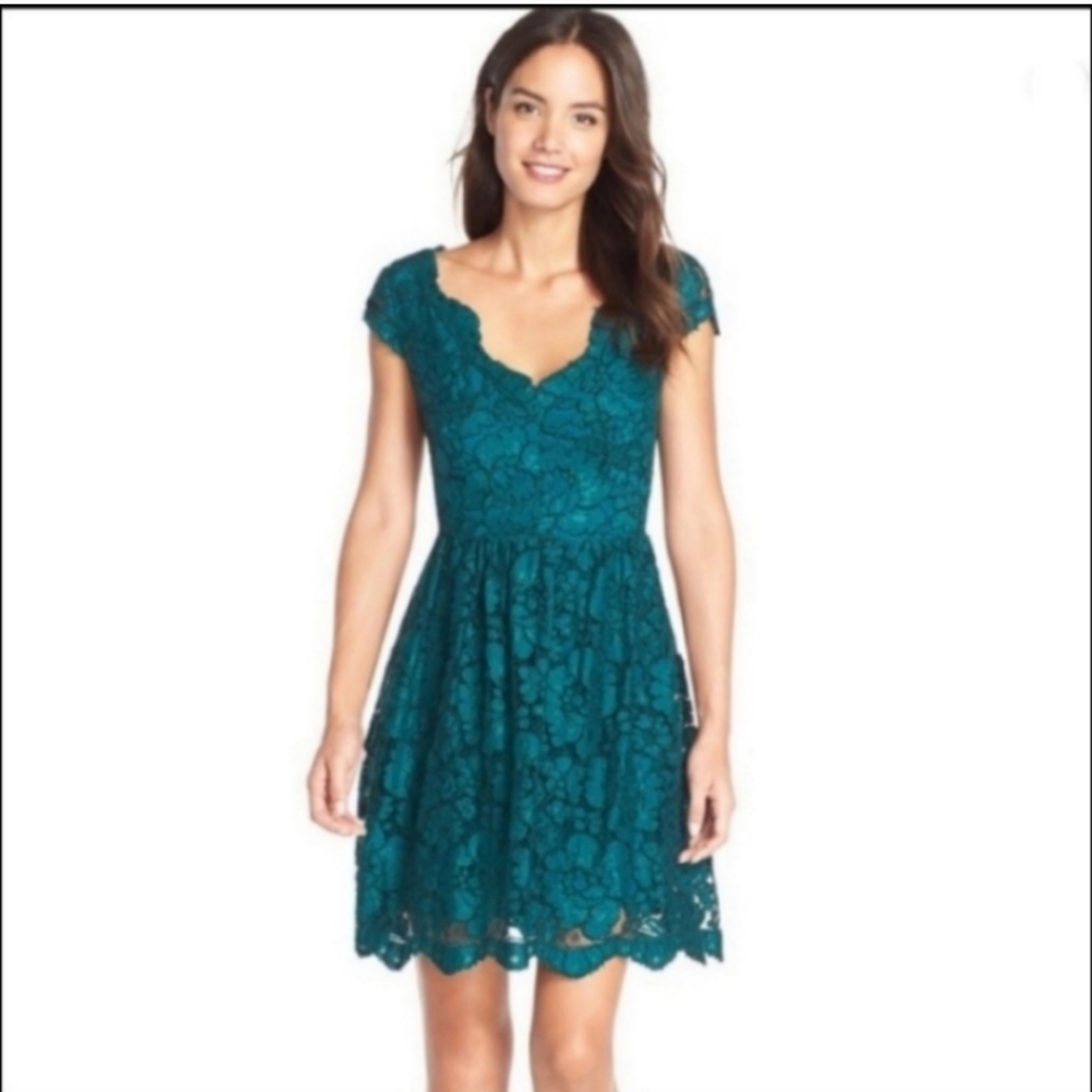 Betsey Johnson teal lace cap sleeve scallop fit and flare mini cocktail dress 14